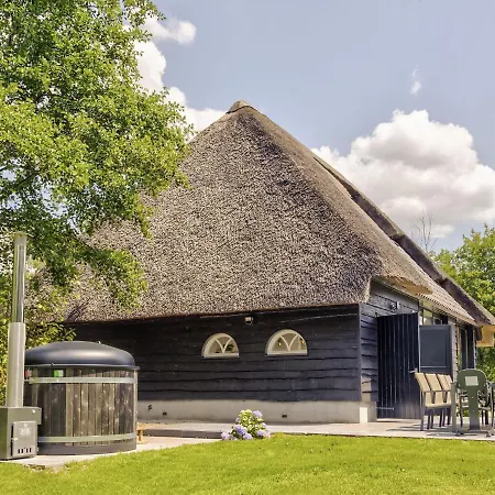 Casa vacanze Tranquil Farmhouse In With Hot Tub And Garden Rijsbergen